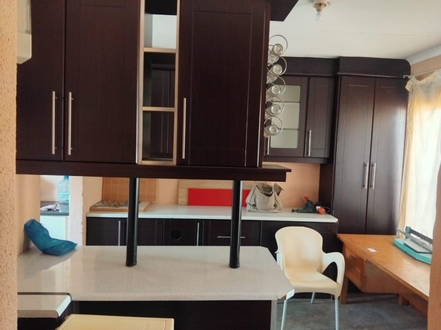 2 Bedroom Property for Sale in Tlhabane West North West